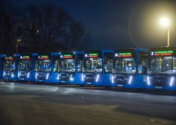 В Челнах на маршруты вышли 44 новых больших автобуса