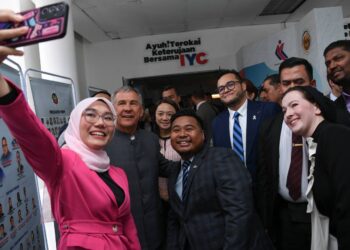 Минниханов посетил Международный молодежный центр Малайзии