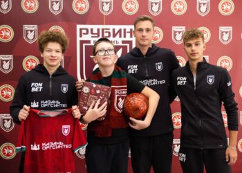 Рустам Минниханов и ФК «Рубин» осуществили мечту юного болельщика в рамках акции «Ёлка желаний»