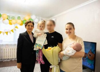 В Альметьевске поздравили семьи бойцов СВО с рождением детей