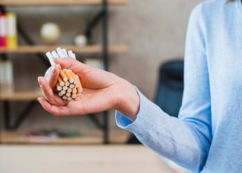 Курение сокращает жизнь на 25 лет: советы пульмонолога по борьбе с зависимостью