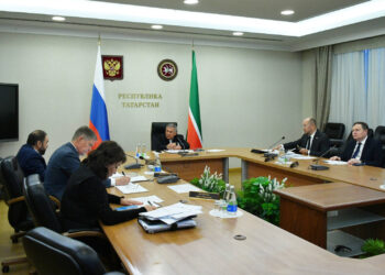 Минниханов принял участие в совещании по вопросам развития ПФО