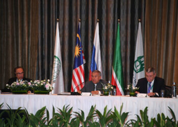 Минниханов провел выездное заседание Группы стратегического видения «Россия — Исламский мир» в Малайзии