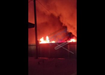 В Тукаевском районе на мебельном складе произошел пожар