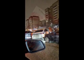 В Казани женщина-водитель выехала на встречку и столкнулась с двумя легковушками