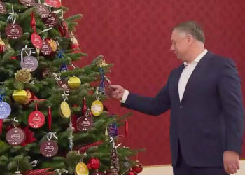 Марат Хуснуллин исполнил мечту юного театрала из Москвы