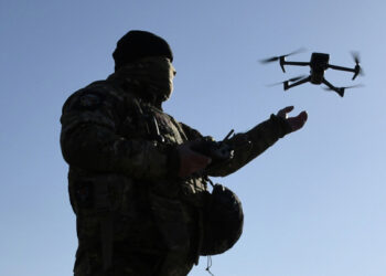 Российские бойцы удаленно разминировали дронами дорогу на левом берегу Днепра