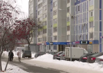 В Нижнекамске избавляются от ярких вывесок на домах