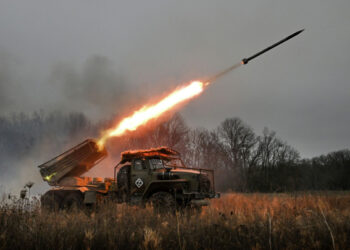 Минобороны: ВС РФ нанесли удар по военным аэродромам и цехам производства ВСУ