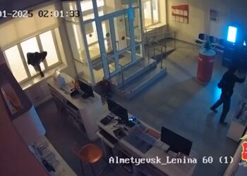 В Челнах задержали подозреваемых, которые ограбили офис оператора связи в Альметьевске