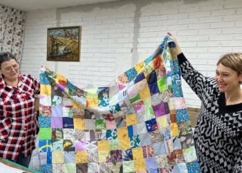 Волонтеры из Челнов шьют одеяла из лоскутков для бойцов СВО