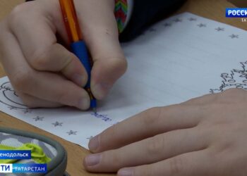Школьники из Зеленодольска отправили новогодние подарки в зону СВО