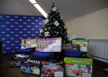 Сотрудники регионального исполкома «Единой России» осуществили мечты юных жителей Курска