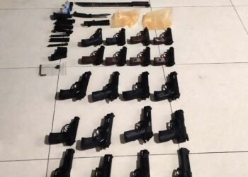 Пьяный житель Челнов ограбил павильон с оружием и угрожал охраннику