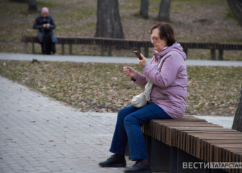 пожилые люди