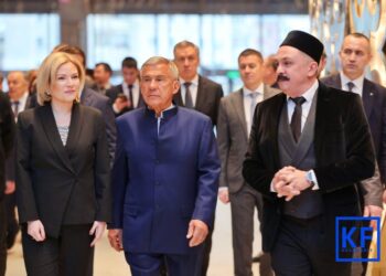 Рустам Минниханов и Ольга Любимова осмотрели новое здание театра им.Г.Камала