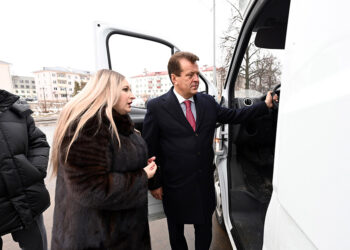 Ильсур Метшин передал гуманитарным организациям Казани «Газель» для перевозки помощи бойцам СВО