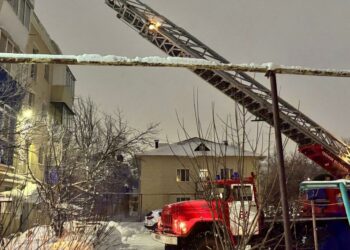 В Бугульме при пожаре спасли пожилую женщину