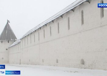 В Казанском кремле отреставрируют аварийный участок стены возле Спасской башни