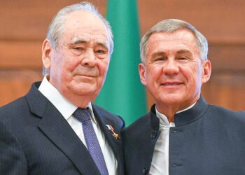 Рустам Минниханов поздравил Минтимера Шаймиева с днем рождения