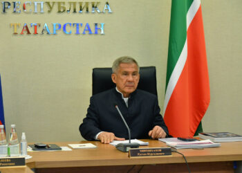 Минниханов в режиме видеоконференции принял участие в заседании наблюдательного совета АСИ