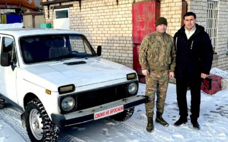 Чемпион РФ по автокроссу Радис Хашимов передал автомобиль участнику СВО
