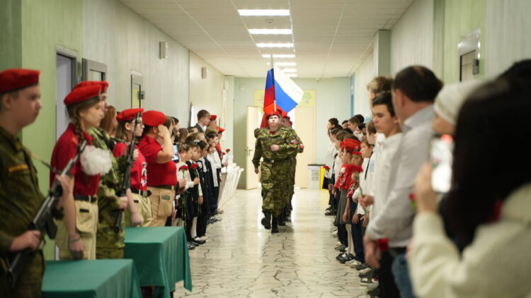 парта Героя