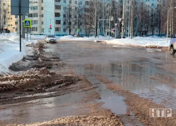 В Нижнекамске из-за прорыва трубы затопило несколько улиц