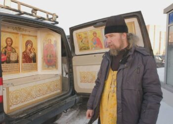 Из Нижнекамска в зону СВО передали 6 автомобилей и полевой храм