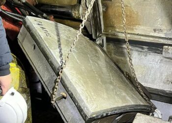 на строителя метро упала бетонная плита