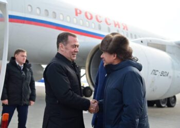 Дмитрий Медведев посетил Казань для обсуждения инвестиционных проектов в ОПК