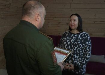 жене бойца СВО из Высокогорского района вручили благодарственное письмо