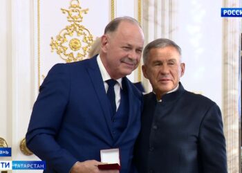 Рустам Минниханов вручил госпремии РТ в области науки и техники