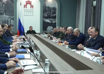 Дмитрий Медведев посетил Казань для обсуждения инвестиционных проектов в ОПК