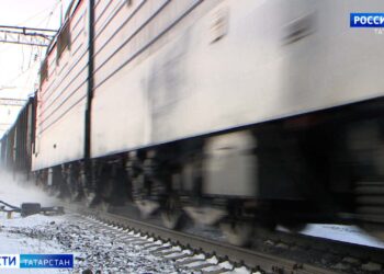 В Казани простились с детьми, погибшими в результате наезда электропоезда