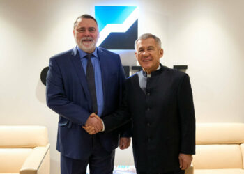 Минниханов встретился с Артемьевым для обсуждения возможности размещения биржи БРИКС в Казани