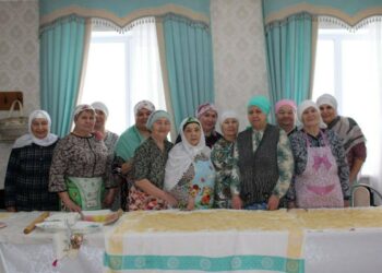 В Заинске приготовили большую партию лапши из 500 яиц для участников СВО