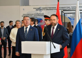 Песошин в Бугульме вручил ветеранам юбилейные медали в честь 80-летия Победы в ВОВ