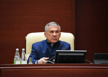 Рустам Минниханов