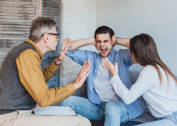 «Понимание, поддержка и уважение»: психолог рассказала, как родителям помочь детям справиться с трудностями переходного возраста