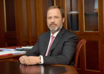 Игорь Комаров