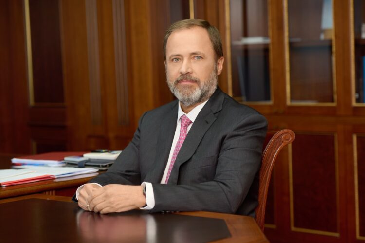 Игорь Комаров