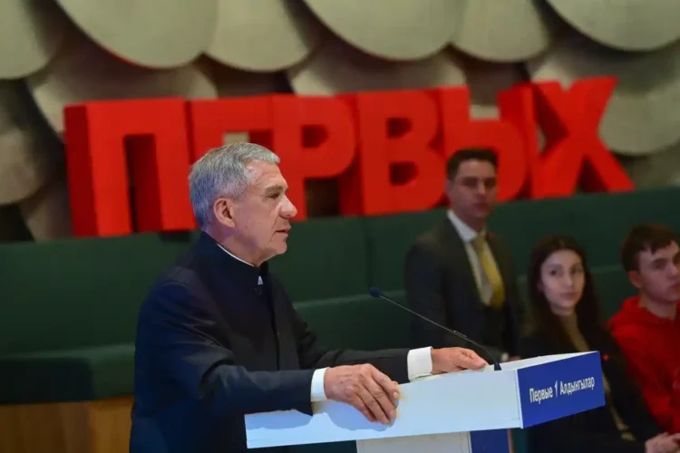 Рустам Минниханов