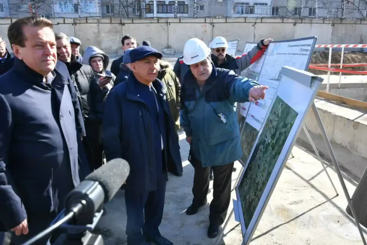 Рустам Минниханов