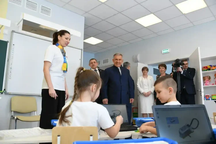 Рустам Минниханов