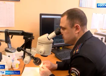 «Мы просматриваем пули на микроскопе»: татарстанским журналистам показали, как раскрывают убийства