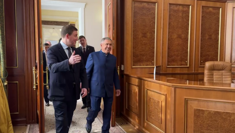 Рустам Минниханов