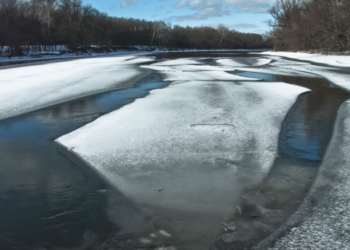Казансу елгасында боз астына киткән ике малайны коткарган ир-атны эзлиләр