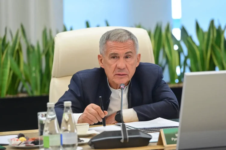 Рустам Минниханов