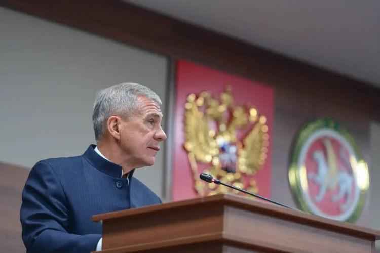 Рустам Минниханов